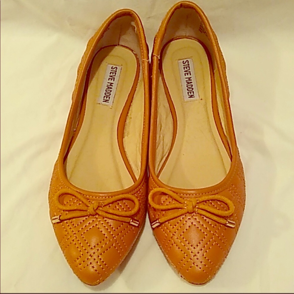 Brand new Camel flats